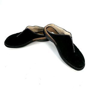 UGG Slipper Mule Clogs Woman’s Size 7 Shearling Black Suede Leather 1630